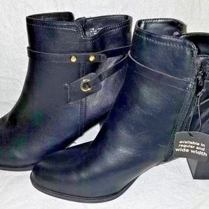 Liz Claiborne Zippered Black Ankle Boots
